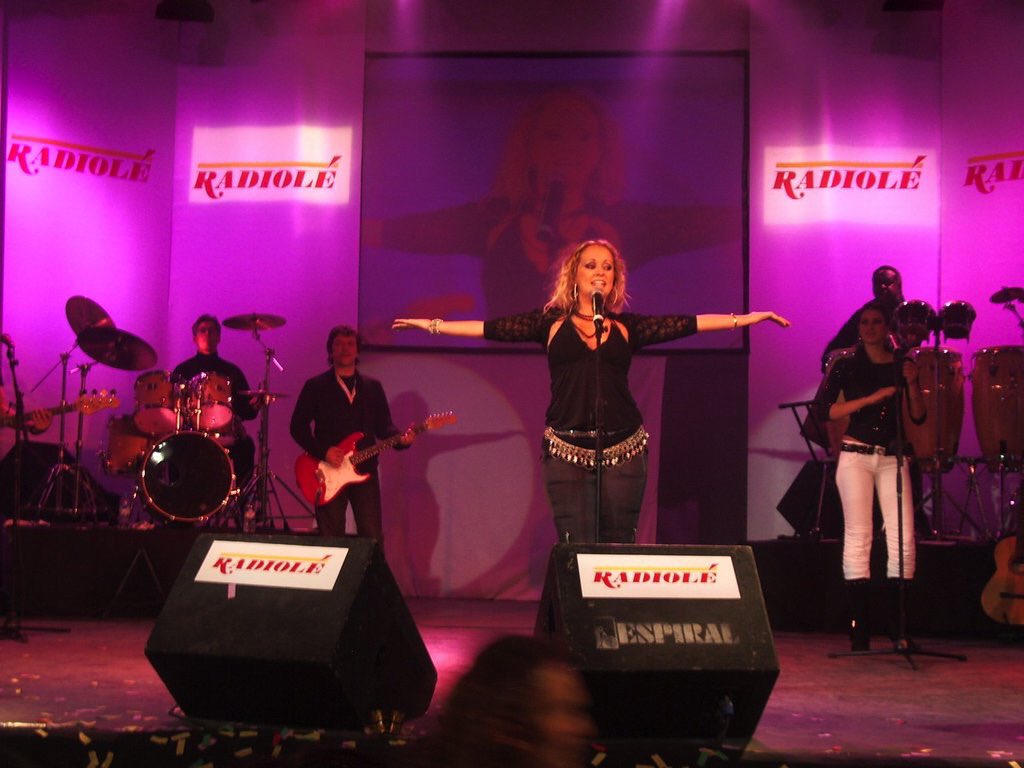 Esta foto cumple hoy 10 años, la primera vez que <a href="/lahungarasonia/">Sonia Priego</a> estuvo con nosotros #10AñosConLaHúngara