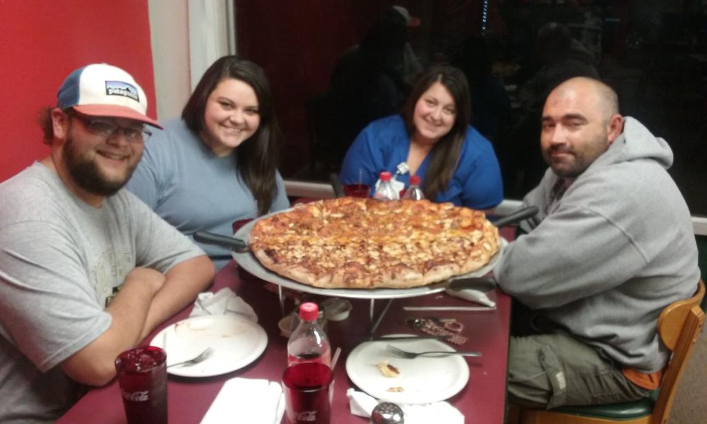 HTPizzaInAmory's tweet photo. HomeTown Pizza in Amory, The Ultimate Feast has on it again... #BigPizzaHappyPeople https://t.co/1U3HdPQAnj