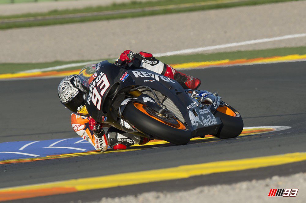 marcmarquez93's tweet photo. Comienza la pretemporada 2016! / First day of 2016 pre-season! ✊🏽 https://t.co/jz7McX2CZ1