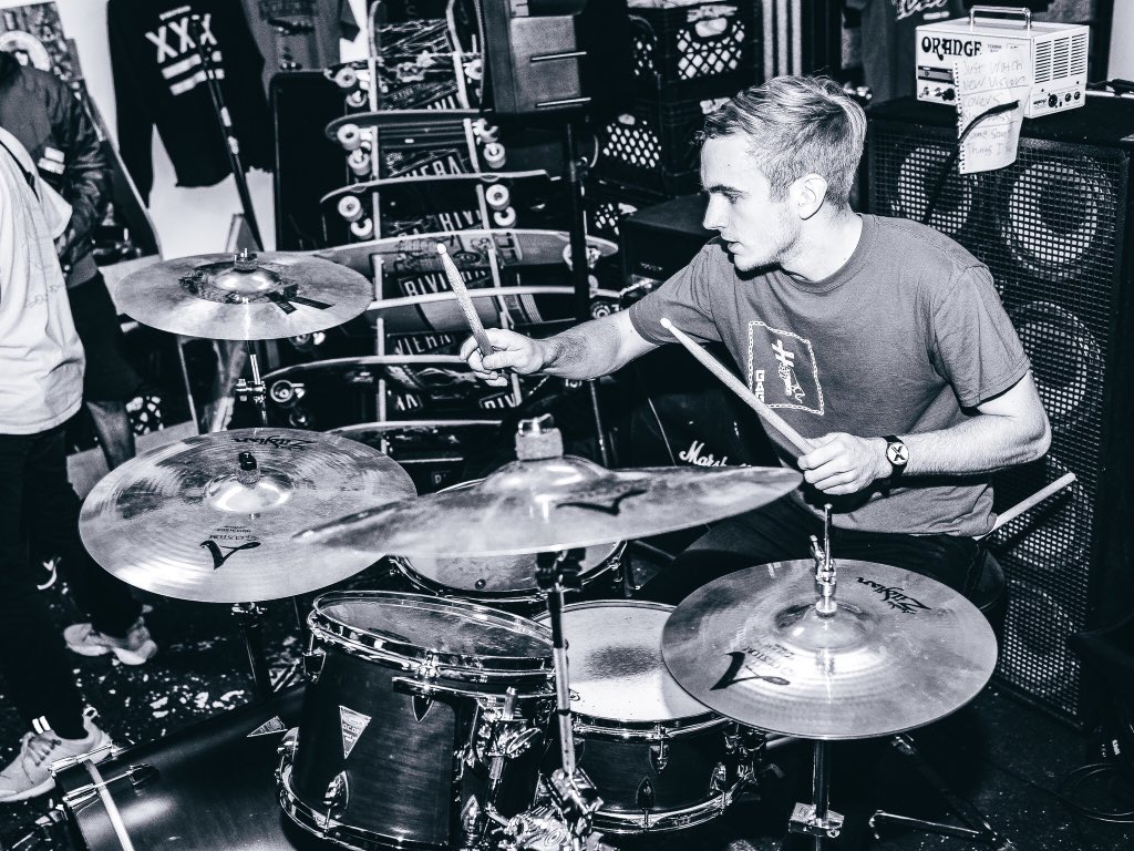 Kiabad Meza tweet media