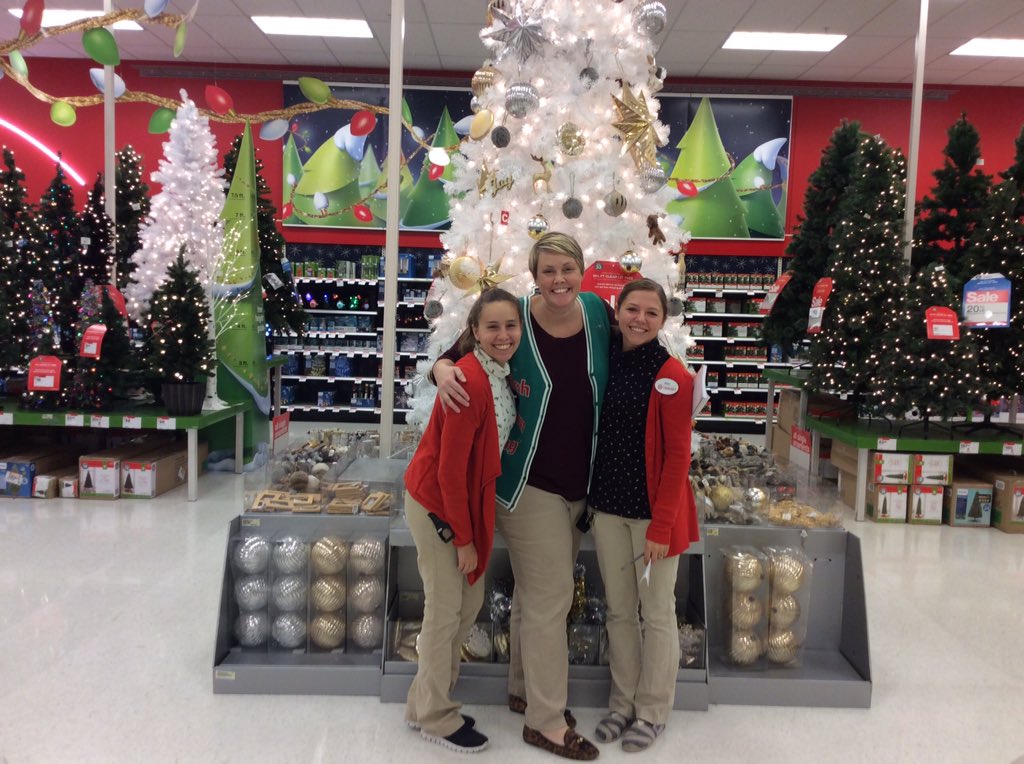 amber01horton's tweet photo. Talk about amazing 2327! This store is #Holidayready #lowandtight #g195instockschallenge So proud! @johnp_sheehan https://t.co/QcrKHf8nEM