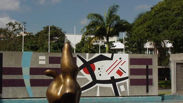 NTN24ve's tweet image. Rectores de universidades venezolanas denuncian "intervención" del Gobierno bit.ly/1kHY1i8