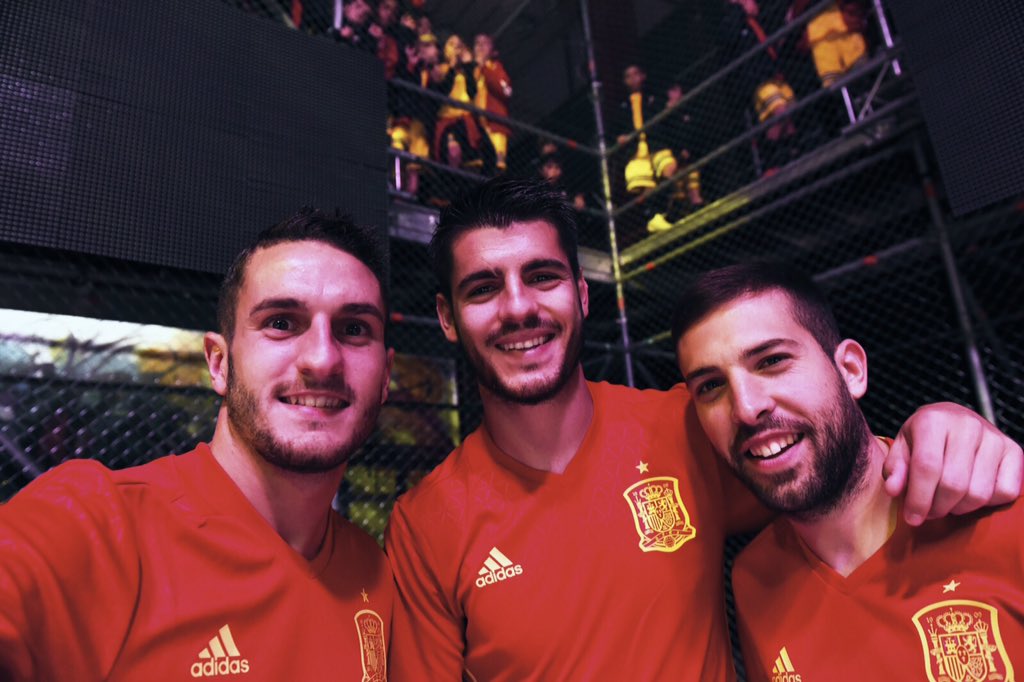Ya en nuestro poder y listos para defenderla. ¿La quieres? #BeTheDifference <a href="/adidas_ES/">adidas_ES</a> @SeFutbol