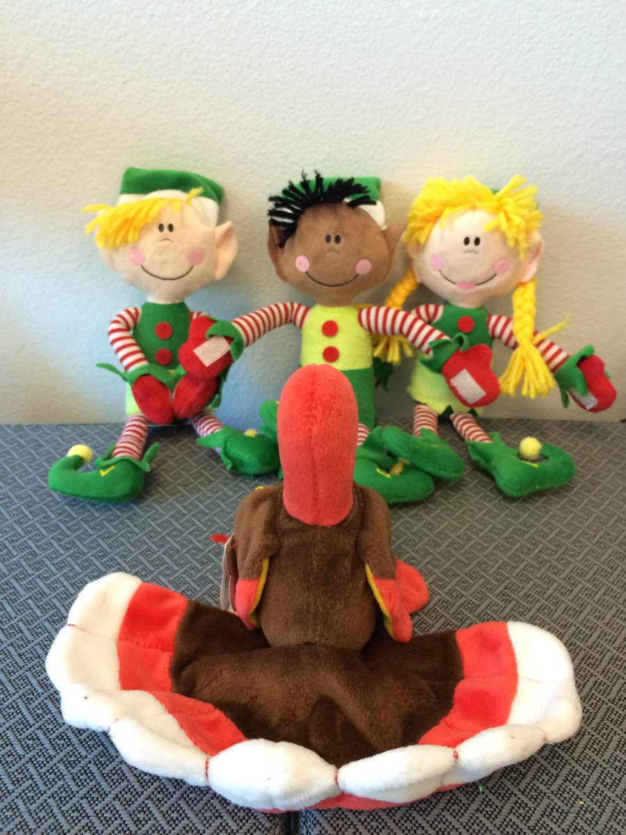 Elf_WorkShoppe's tweet photo. #JokeOfTheDay: Why did the elves ask the turkey to join the band? Because he had the drum sticks! :) https://t.co/ArNM6V9oSK