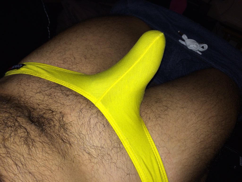 boyafraid1986's tweet photo. Chilling on the sofa in my @cocksox briefs #bulge #briefs #underwear #pantsoftheday https://t.co/4ZfLR3kSyR