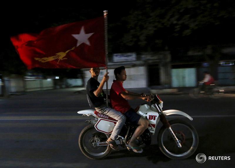 Reuters's tweet image. Myanmar's Suu Kyi vows to defy the military's attempts to clip her wings: reut.rs/1MUOAsA