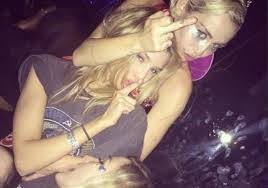 Jufeviz21's tweet photo. Sere la unica que extraña a Miley y Stella #Stiley https://t.co/ubzlxaIRiT