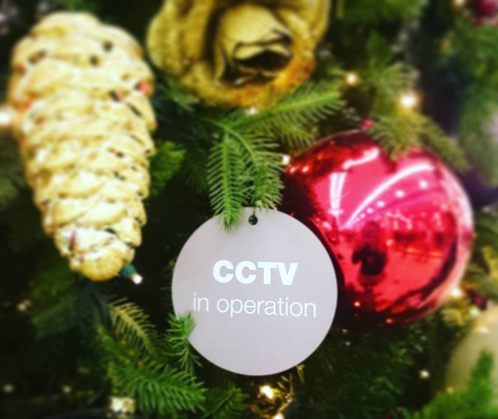 TheGabbyGums's tweet photo. #Bigbrother is watching #ChristmasTree
#CanaryWharf #CCTV #InOperation #Xmas #Festive by minty.gram https://t.co/WN8oRsXgH3