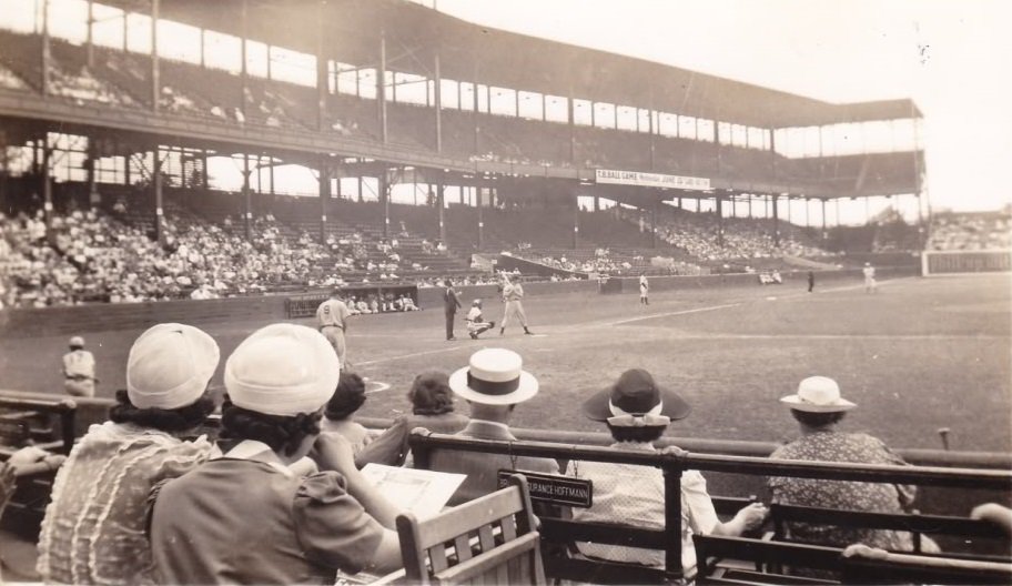 OTBaseballPhoto's tweet photo. Sportsman Park, 6/7/41, Joe DiMaggio up at bat trying to hit in 22 straight games https://t.co/loDzxxCUA4 #56games https://t.co/Sbpk326QLg