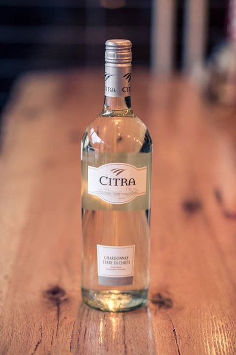 Bacaro offers you Citra: a crisp, fresh Chardonnay with aromas of lemon &amp; lime.