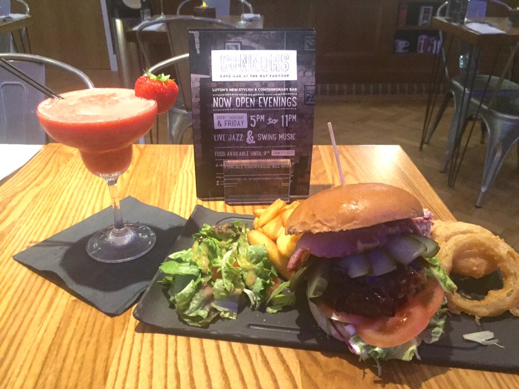 2-4-1 NOVEMBER!

Free live Jazz ✔️
2-4-1 homemade burgers ✔️
2-4-1 cocktails ✔️

Details at lutonculture.com/hat-factory/vi…