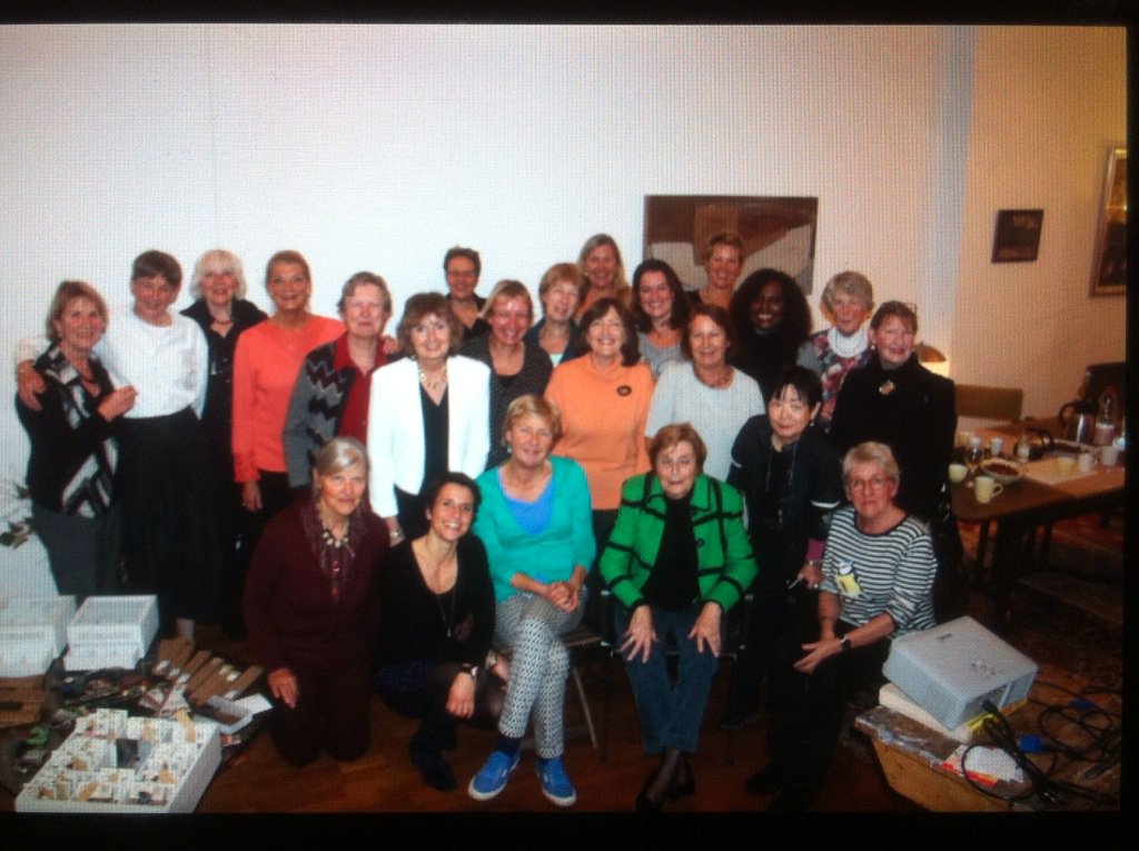MerelDiss's tweet photo. Ik was te gast in hartje #Amsterdam vanavond bij een hele warme club dames. #storytelling #townshipsmile https://t.co/J6Hyz1J4o7