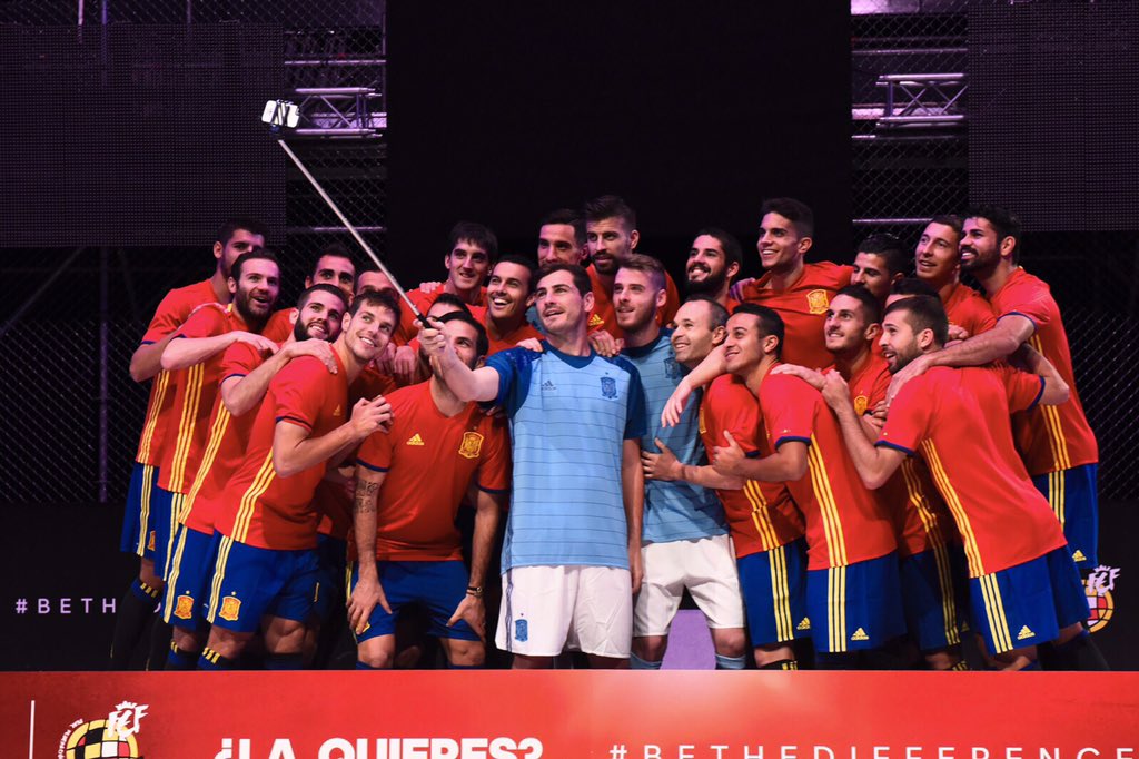 juanmata8's tweet photo. Nueva equipación, nuevos retos. Preparados para defender lo nuestro. ¿La quieres? #BeTheDifference https://t.co/qa9JeZscZU