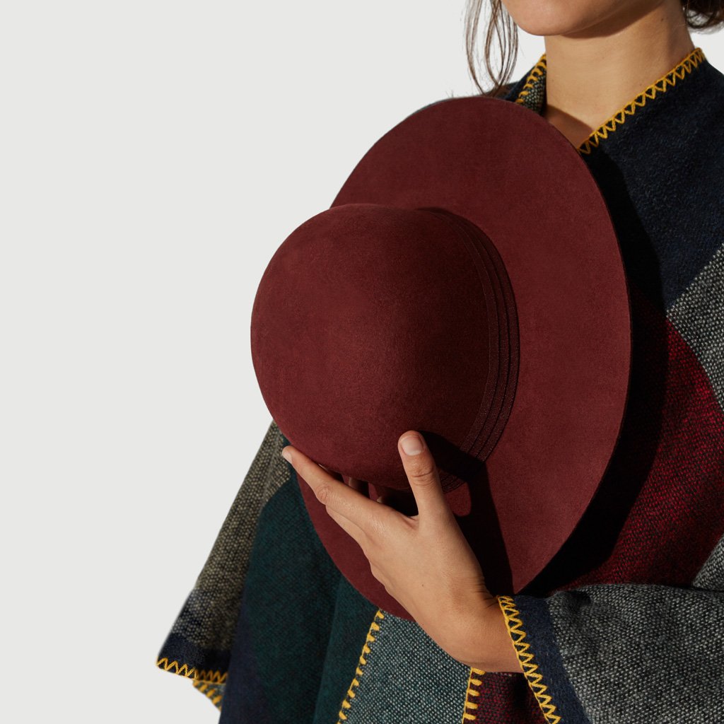 LittleBurgundy's tweet photo. Hats off to these next-level accessories: https://t.co/sjUcRd8ROp #fallupgrade https://t.co/pjWAkMuYOM