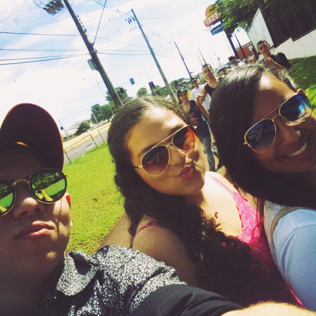 viniciossQP's tweet photo. #HALLEL2015 https://t.co/yNCOzNrBSI