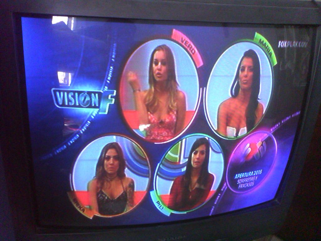 emilianosanches's tweet photo. Hermosas amigas @mariadelvalle16 @ERIFERCA @pilarperezr @verockstar en #VisionF en #FoxParaTodos las quiero besos https://t.co/WMEQLf8D9S