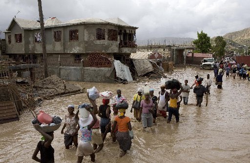 madisonochs's tweet photo. The average person in Haiti lives until 60 years old.... Compared to the US which is over 80.   #fresheyes https://t.co/YohtEYvSwa