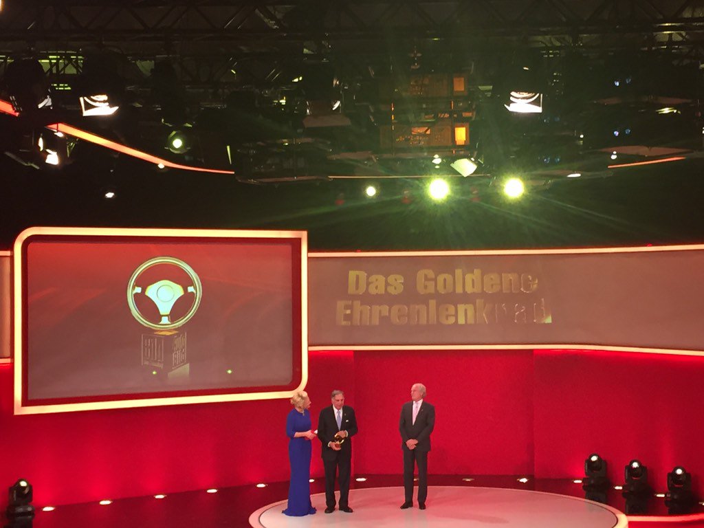 Knut_Fabian's tweet photo. Nach #dieselgate : Ratan Tata bekommt Ehrenpreis beim #DGL2015 https://t.co/ynuQT78O2y