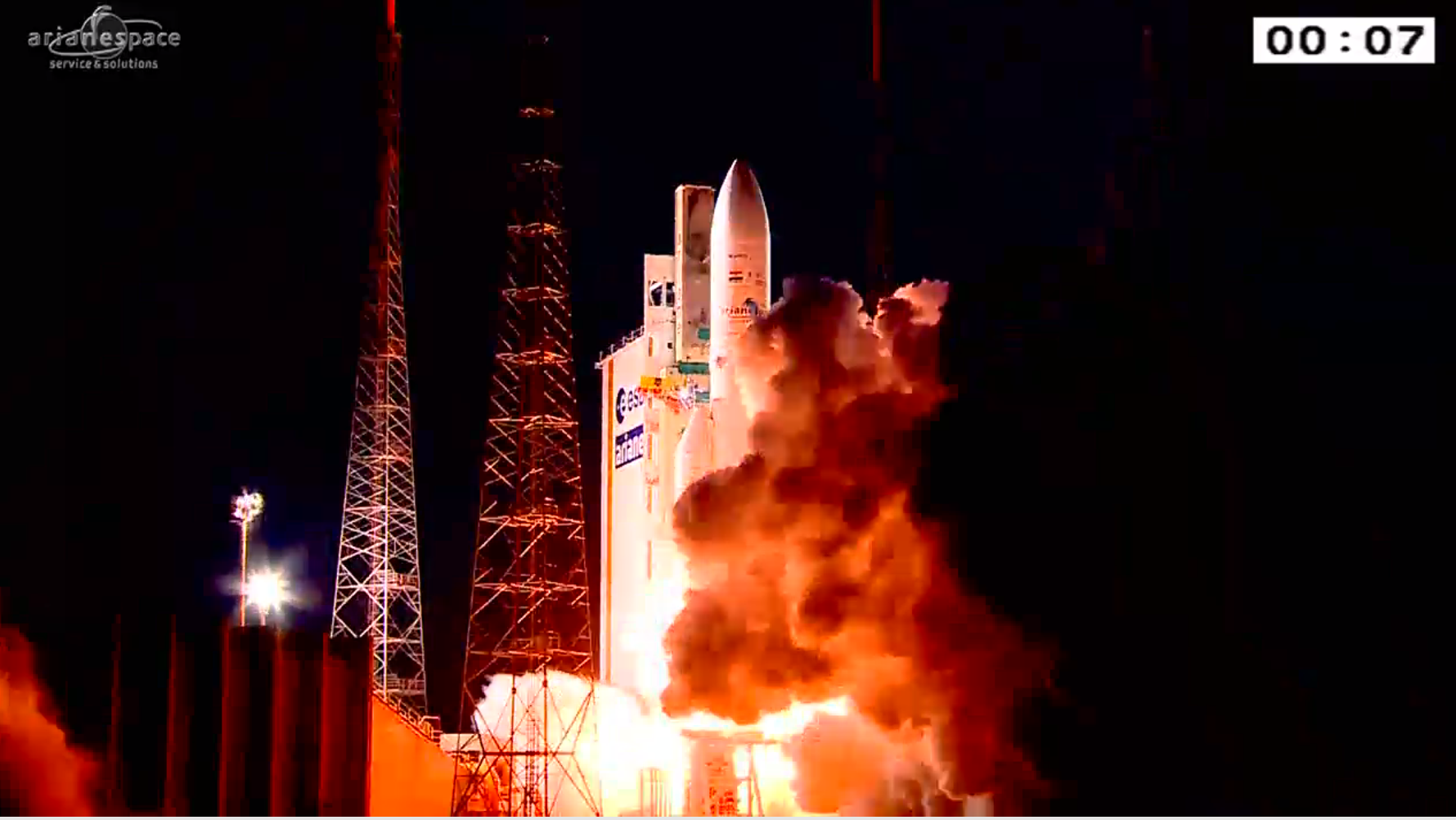 Lancement Ariane 5 ECA VA227 / ARABSAT 6B & GSAT 15 - 10 Novembre 2015 CTexqD6WIAA-zg0