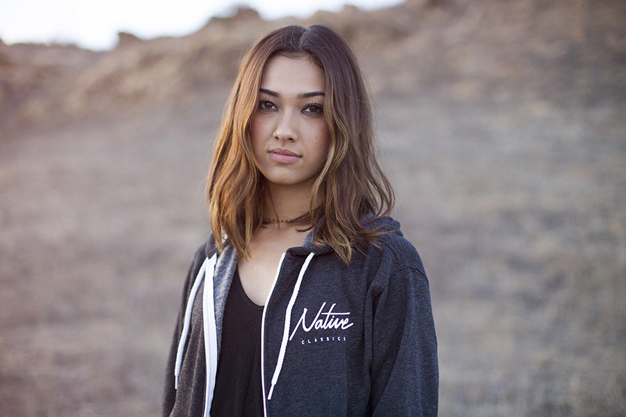 nativeclassics's tweet photo. #StayNative this winter with our collection of Windbreakers and Zip-Ups! ❄️ https://t.co/pjAF0miNeT https://t.co/XbH6XLnUpp