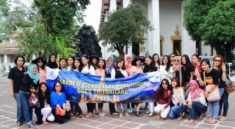Study Tour Mahasiswa ASTRI di Thailand selama 4hari, pada 18-21 Oktober 2015.