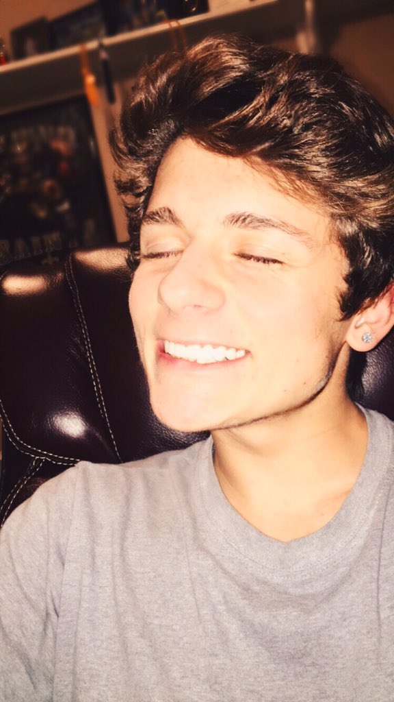 dylandauzat tweet picture