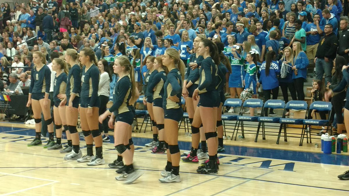 AZPreps365Skoda's tweet photo. DV ready to roll in DI state title match. @DVstormtroopers @DesertVistaVB @varsityxtra https://t.co/saFp6ega9D