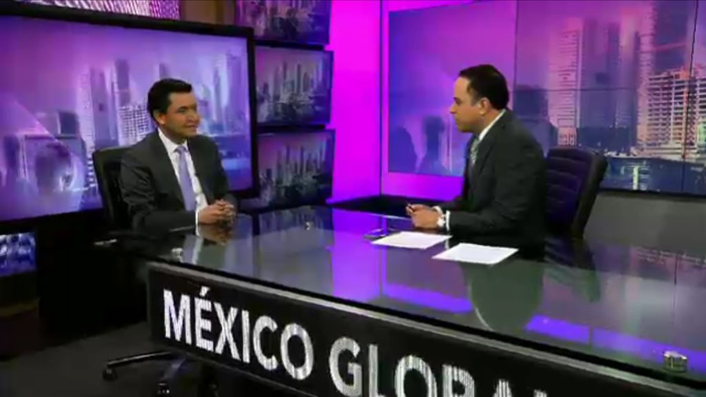 ElFinancieroTv's tweet photo. Nos acompaña en #MéxicoGlobal @Alex_HernadezO, CEO de @HiMasterKiwi, para hablar de marketing en videojuegos https://t.co/l2Yj2mEYmZ