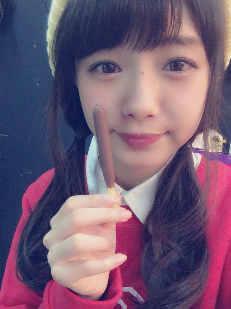miorin_lemon212's tweet photo. れっつらポッキーTIME😗💛
#ポッキーの日 https://t.co/uG5H11ljtc