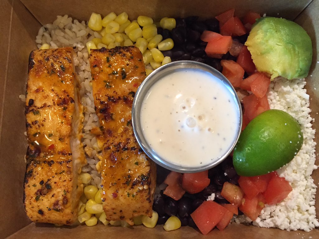 chanelsfuud's tweet photo. my favourite well-rounded meal from William's Fresh Café 💪🏼 #hotricebox #wildpacificsalmon #URWhatUTweat @UWrachelTA https://t.co/OjbWKp5kXr