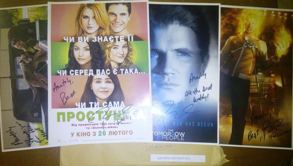 ubff's tweet image. I got mail! Wow!  Thank you soooo much, @RobbieAmell !
