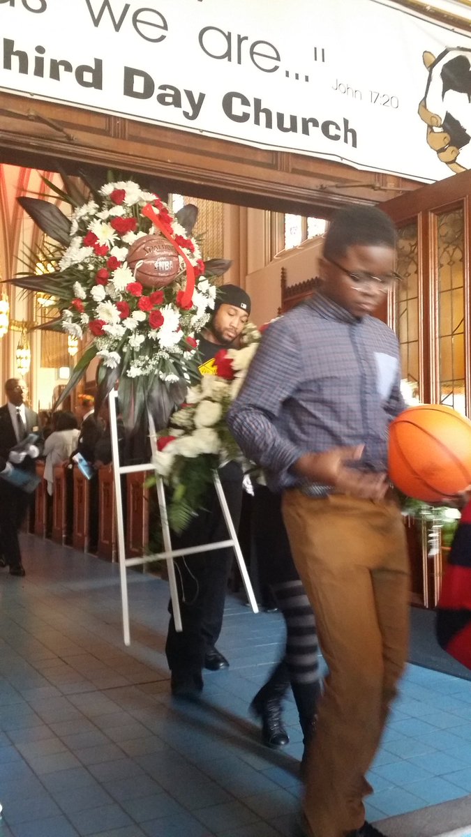 _HonorThyQueen_'s tweet photo. R.I.H TYSHAWN
#TYSHAWNMICHAELLEE
#9YROLDMURDERED
#SADDAYINTHECHI
#HOMEGOINGSERVICE
#SAINTSABINACHURCH
#STOPDONTSHOOT https://t.co/apP1815VBj