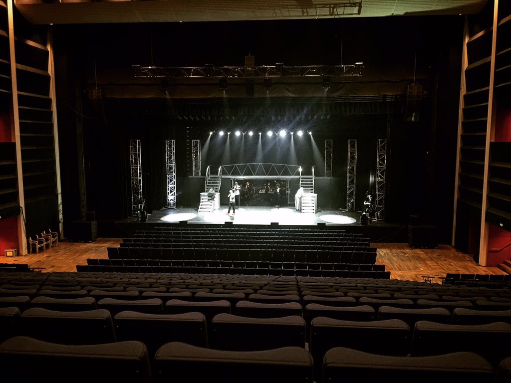 AllanGuitarFish's tweet photo. Last night in Denmark on the #thrillerlive tour. Onwards to Berlin. https://t.co/dIsqdpThOt