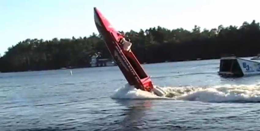 VincentFinetti's tweet photo. This HAS To Be The Most AMAZING Boat #Wheelie We've EVER Seen! [Video] https://t.co/X8hSR0kWs2 #boat #stunt https://t.co/jTVNovMuRB