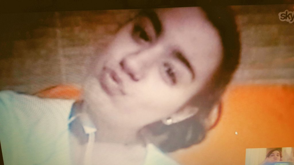 RomyVM's tweet photo. #Skypeando #inthenight #marichochos @LauraGomezp7058 😂😙✌ https://t.co/7kN3xHVhql