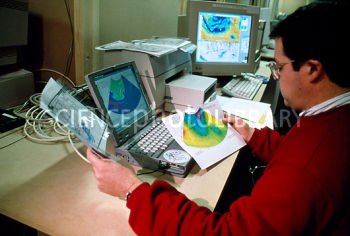 SpaceManMoving's tweet image. 80 degrees tomorrow, 60 degrees Sunday in #atx? Give us a call so you can better focus on this weather craziness.