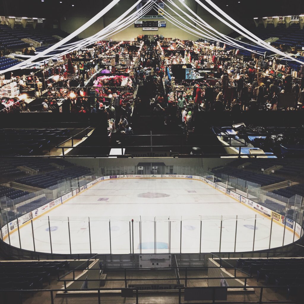 ECColiseum's tweet photo. From Merry Marketplace to @LetsGoJacks home ice in less than 48 hours! #TransformationTuesday https://t.co/ebawsPJn6W