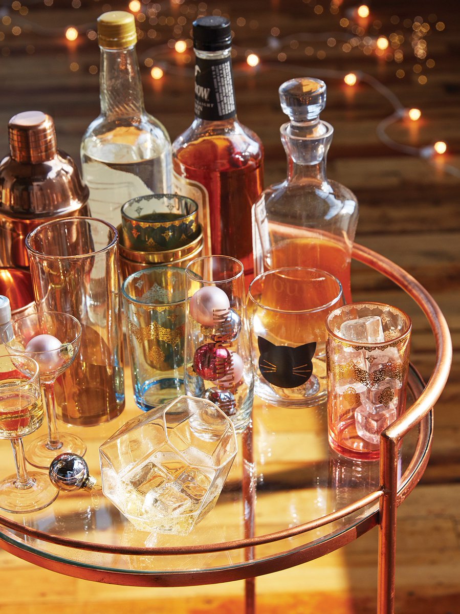 UrbanOutfitters's tweet photo. Meet us at the bar. https://t.co/wHYGSlIGkv https://t.co/mLwXEeknWj