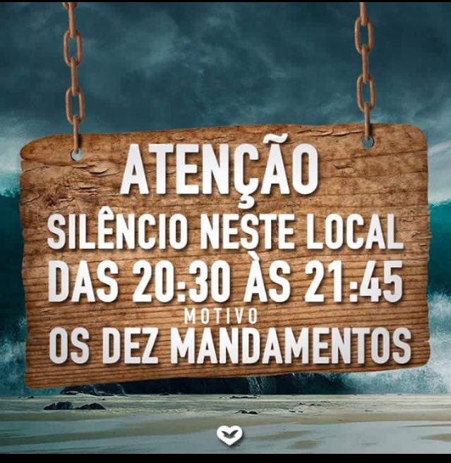 carlafelicio's tweet photo. O que está sendo esse capítulo gente ?! #toarrepiada #OsDezMandamentos #MarVermelho #sofávirtual https://t.co/wrdoZwfJUr