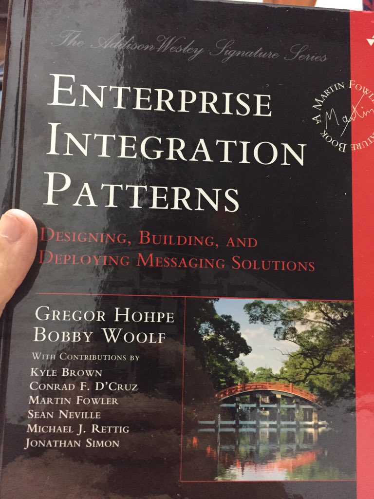 tiarebalbi's tweet image. My new journey... I hope to have it done until the end of the year!! #EnterpriseIntegrationPatterns