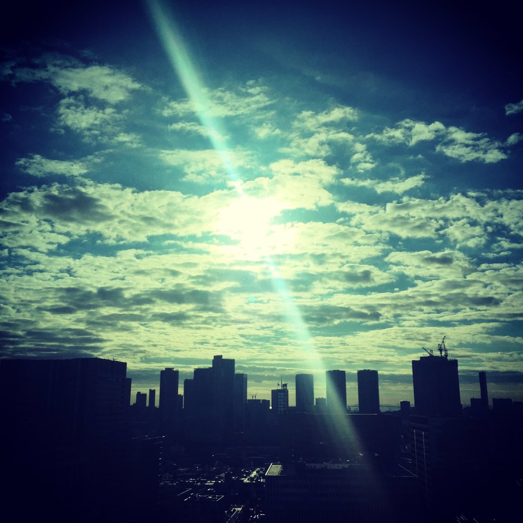 atifasilk's tweet photo. Good morning Tokyo! #sunrise #beautiful https://t.co/Xa8Es6nVwr