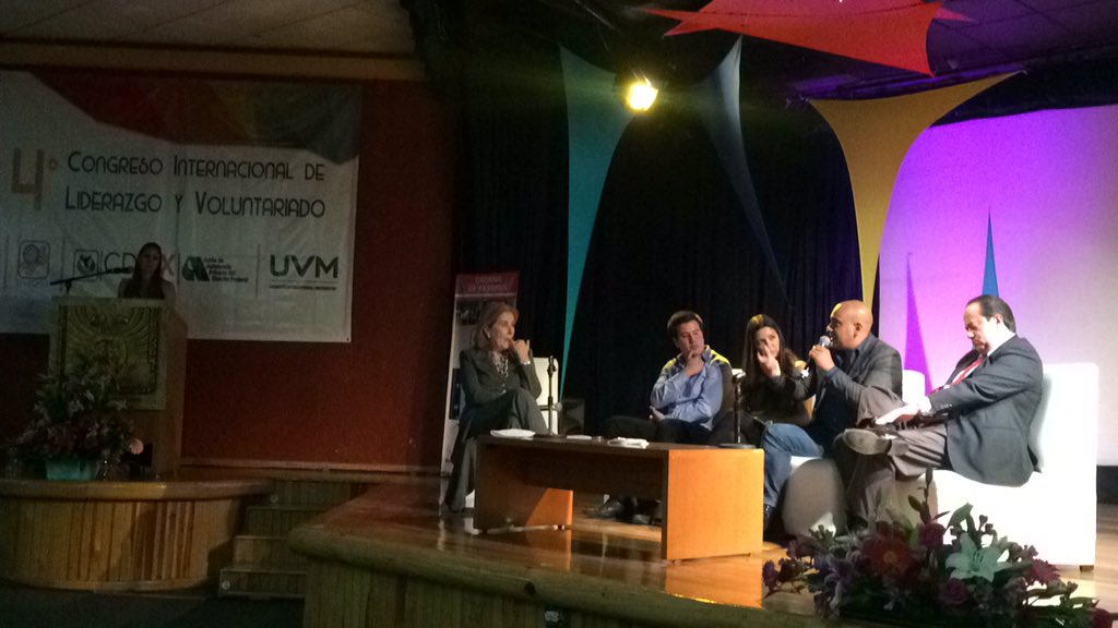 carlo_rossano's tweet photo. Compartiendo nuestra Filosofía de Ayuda Humanitaria "Inspiración Carlo Rossano" en Congreso Internacional @TrueQMx https://t.co/JfCgc1SwnG
