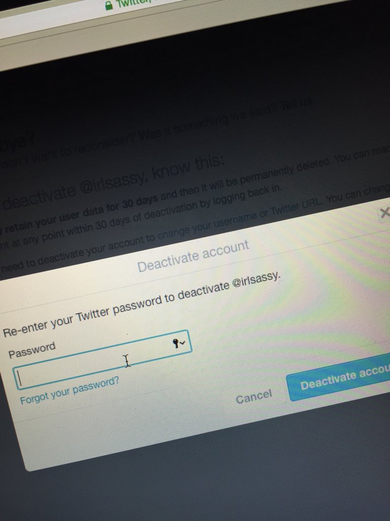 Ewan (@irlsassy) on Twitter photo 