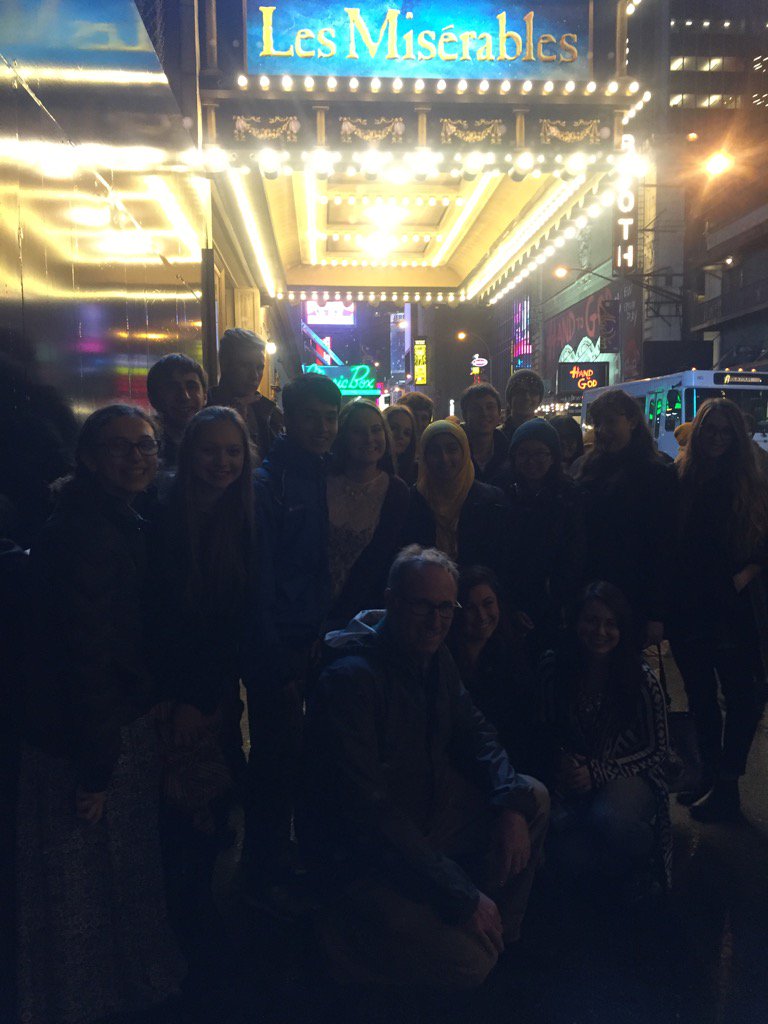 karaalaimo's tweet photo. Arriving with @HofstraHonors students for one of my favorite shows of all time https://t.co/PGX1GsSL7p
