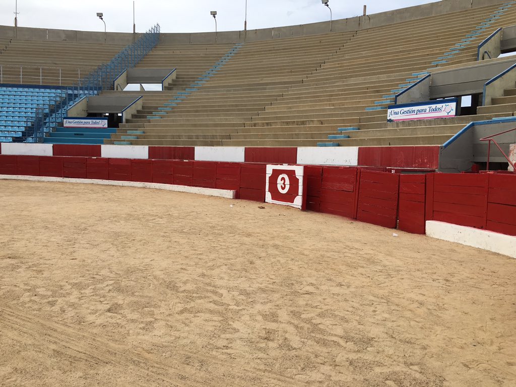 rjrmtoros's tweet photo. Nueva imagen del ruedo Plaza de Toros Monumental de Maracaibo https://t.co/ZbuvEABYm8