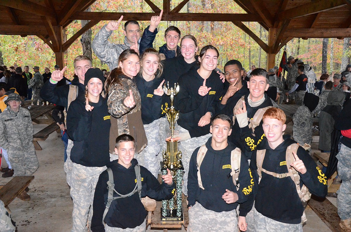 GMCalumni's tweet photo. GMC Prep Raider Mixed Team Named 2015 US Army National Raider Champions https://t.co/7klVTrfvpR #champions #gmcprep https://t.co/kHnrviXCOh
