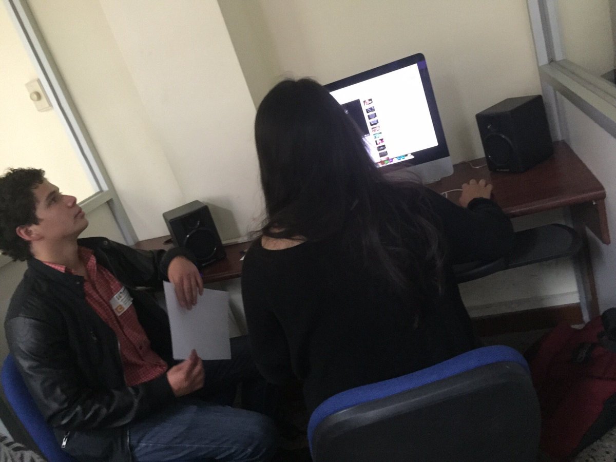 valeriaestrel17's tweet photo. @escom #PIT #com2015 nada como trabajar en equipoo https://t.co/1RKUfRosMa