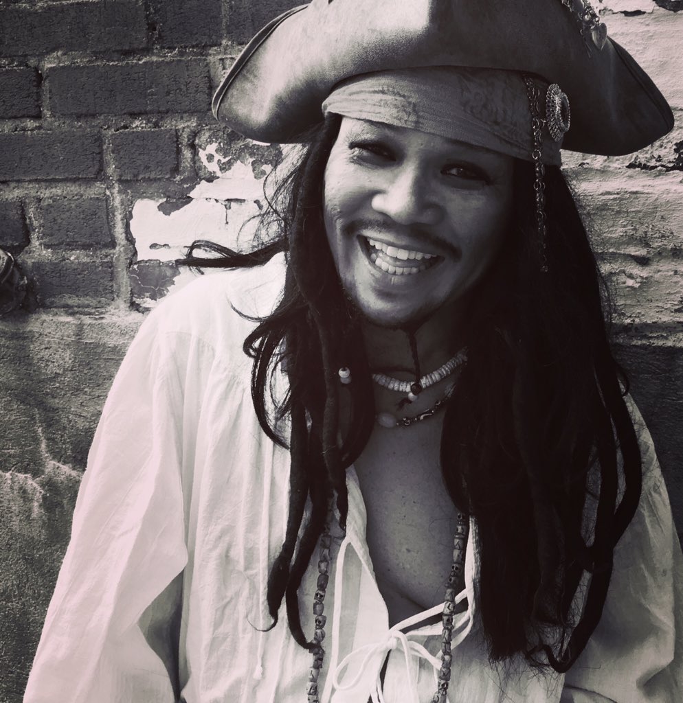 YuGlen's tweet photo. #piratesofthecaribbean5 #PiratesLife #jacksparrow #johnnydepp #lookalikes #artist #actorslife #actors #mensstyle https://t.co/eVZqnRrpXg