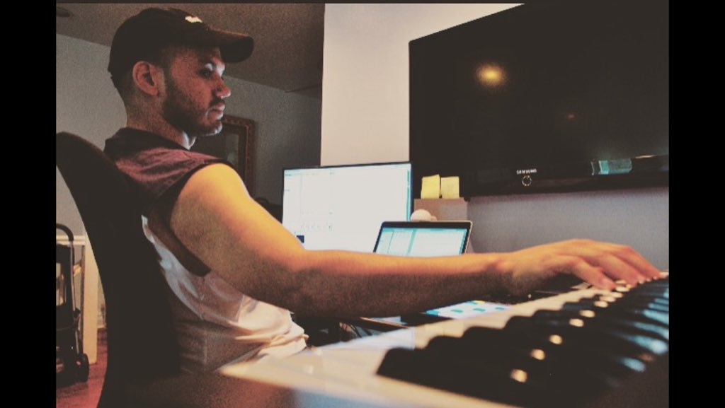 Shatter_Records's tweet photo. #newmusic In The Works #ShatterRecords #NYC #queens #Brooklyn #edm #Dubstep #hiphop #music https://t.co/jGZXKccIn1