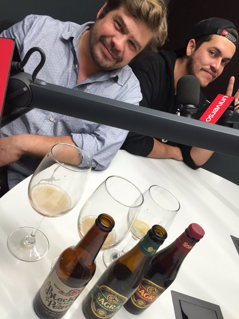 reinaentrecopas's tweet photo. #craftbeerhunters  hoy en #martesdecervezas #ReinadeCopas junto a @KasteelbierCL  no se los pierdan en YouTube! https://t.co/2raen7cBES